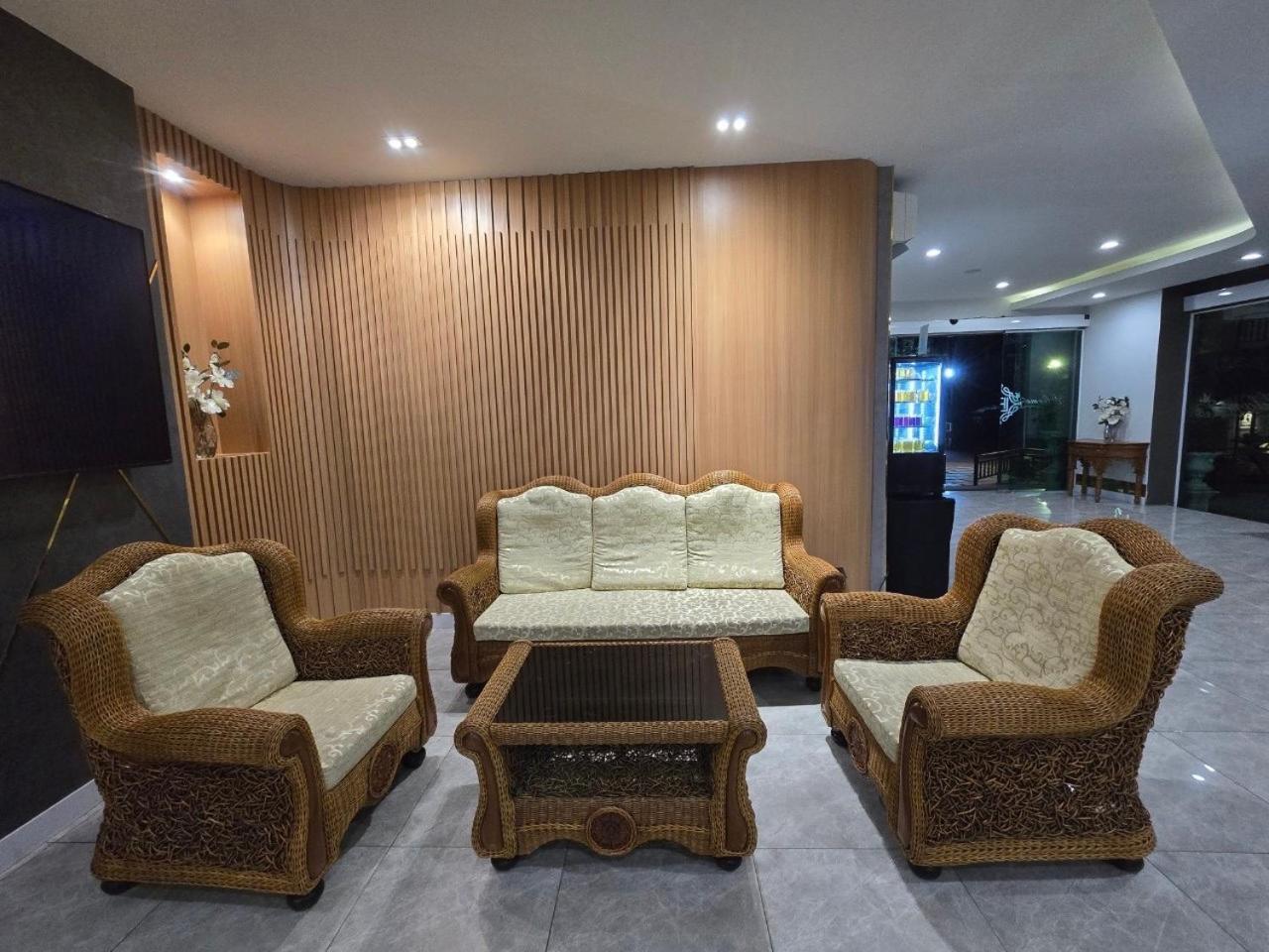 Lhc Hotel And Resort Pattaya Ngoại thất bức ảnh
